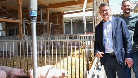 Boris Rhein bei den Hoffreunden und auf dem Lindenhof in Buttzbach in Nieder-Weisel
