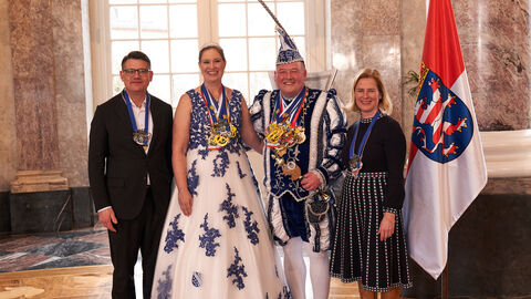 Ministerpräsident Boris Rhein und seine Frau Tanja Raab-Rhein empfangen im Schloss Biebrich in Wiesbaden hessische Fastnachtsvereine