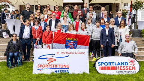 Ministerpräsident Boris_Rhein und Innenminister Peter Beuth verabschieden 16 Sportlerinnen und Sportler aus Hessen zu den Special Olympics World Games. 